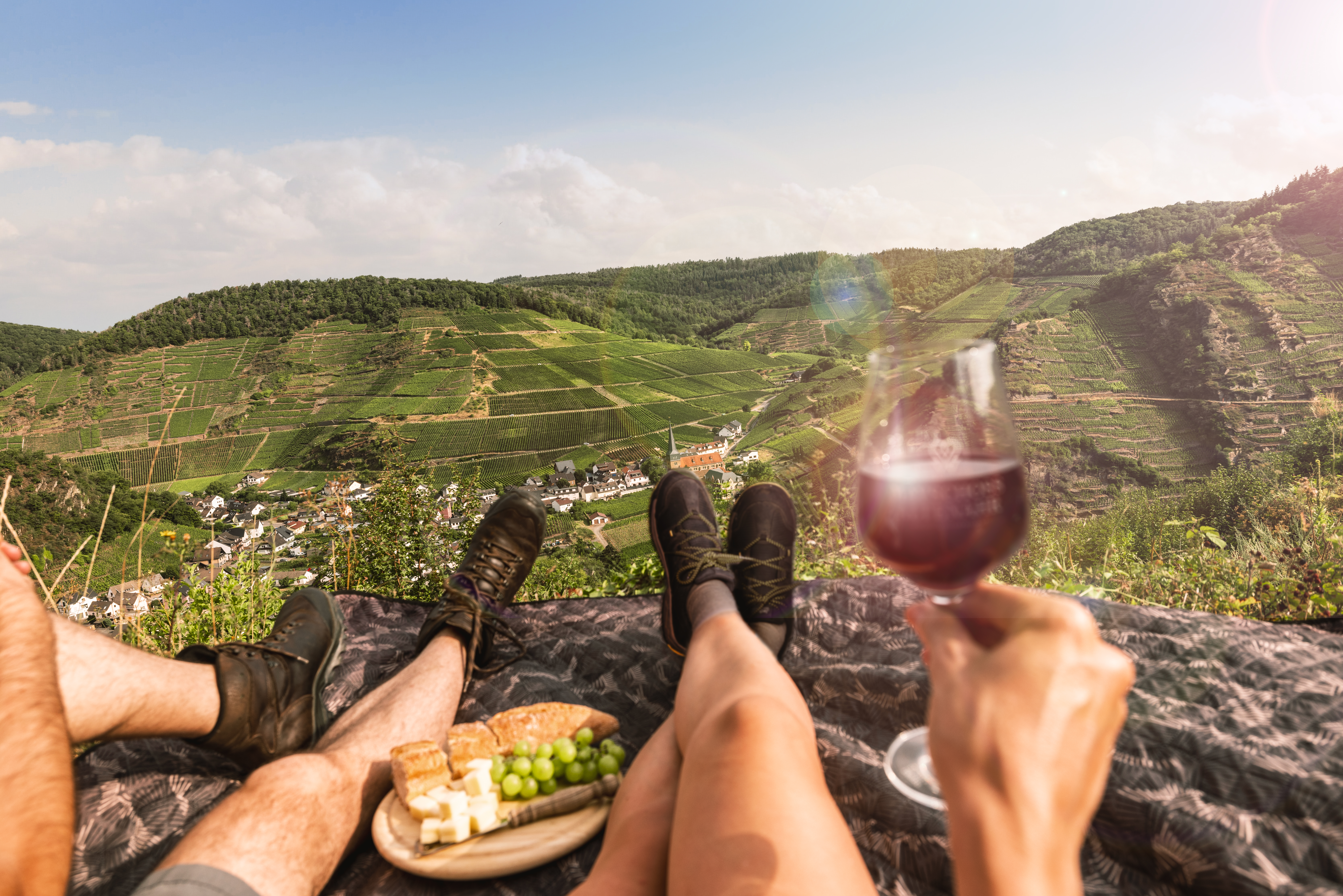 Weingenuss Mit Panorama An Der Saffenburg Im Ahrtal (POV)