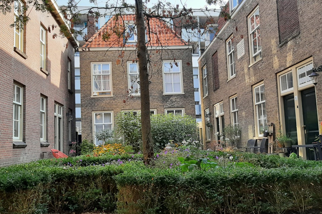 afbeelding van de Van Slingelandthof in Dordrecht.