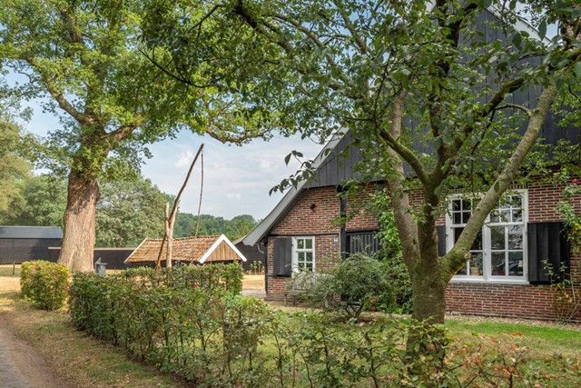 afbeelding van een boerderij.