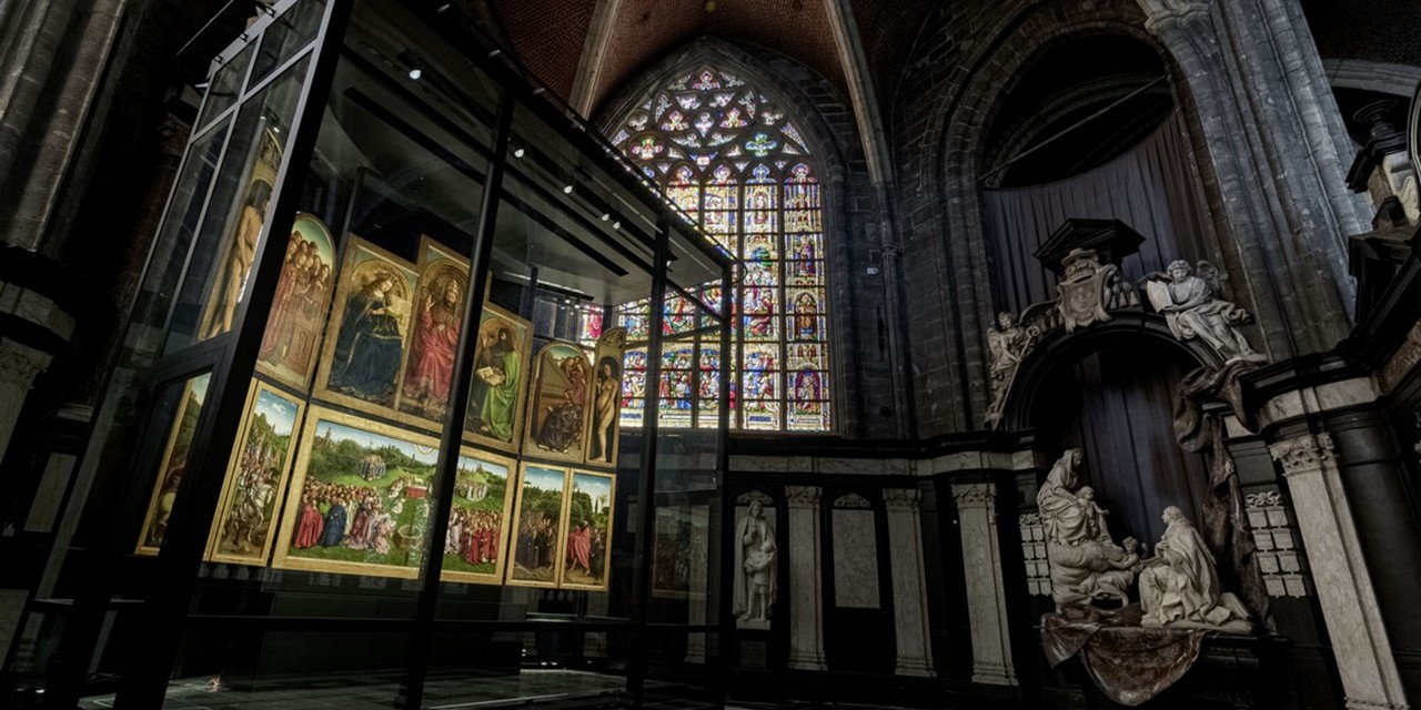 afbeelding van het kunstwerk Het Lam Gods in de Sint Baafskathedraal Gent.