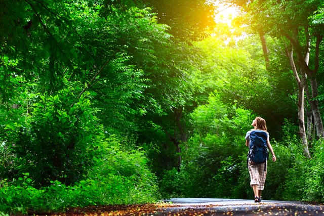 Links of rechts: aan welke kant van de weg kun je het beste lopen?