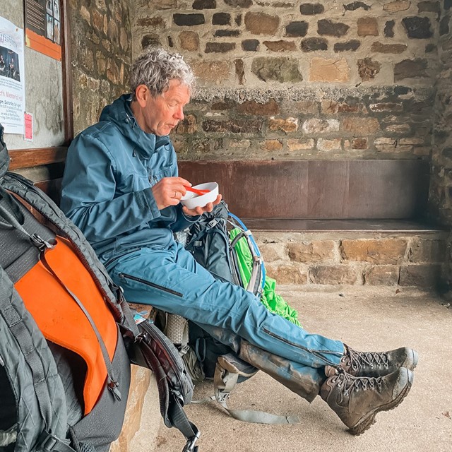 Overdekte rusten tijdens de Coast to Coast Trail.