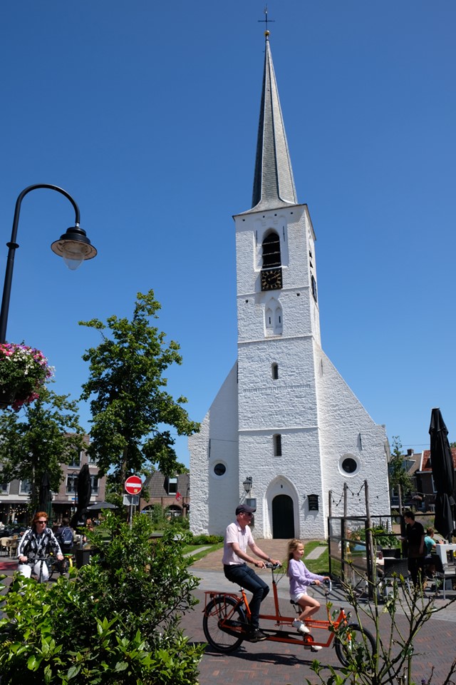 Foto van De Witte Kerk in Noordwijkerhout.