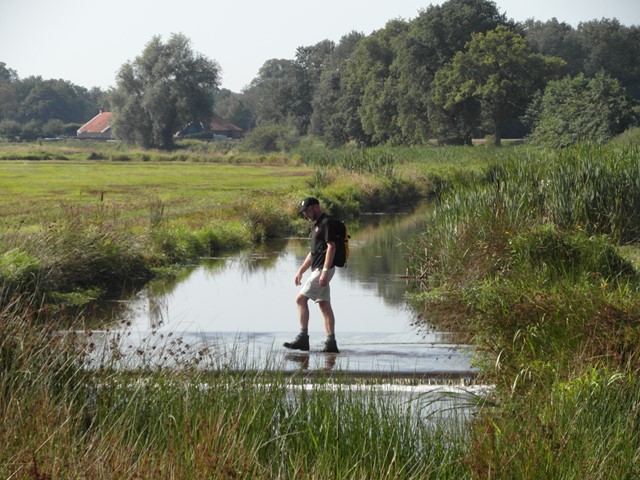 Afbeelding wandelaar op het Naoberpad
