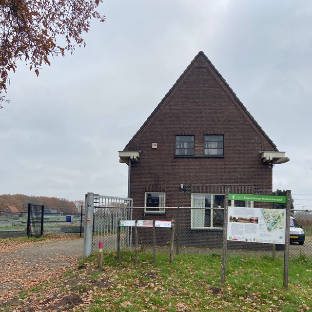 afbeelding van een huisje bij Moerenburg.