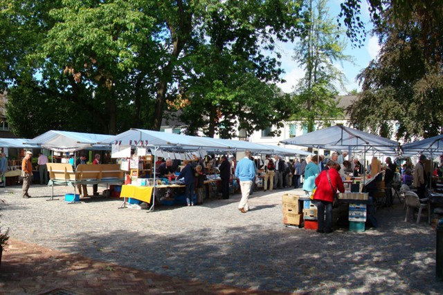 Boekenmarkt in Bredevoort