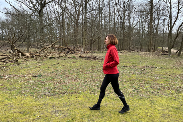Wandeltechniek De 5 Meest Gemaakte Fouten En Hoe Je Het Goed Doet: armbeweging wandelen