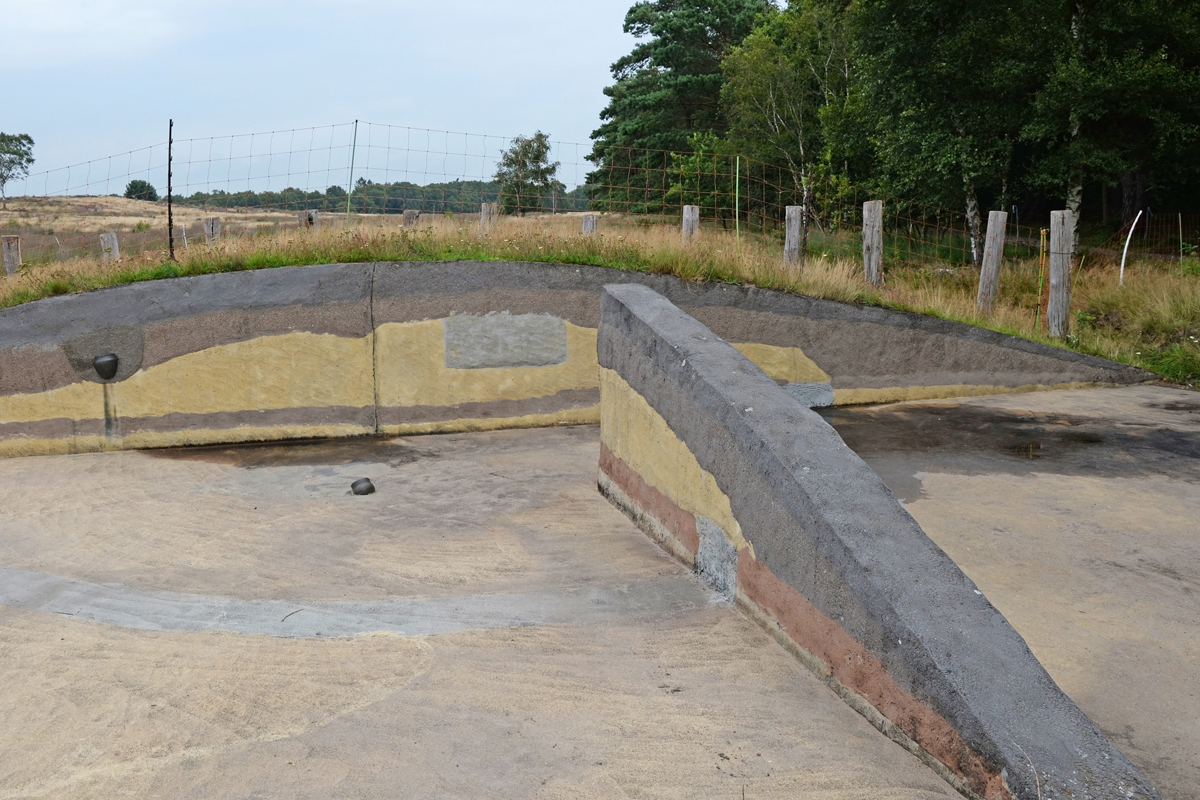 de doorsnede van een grafheuvel.