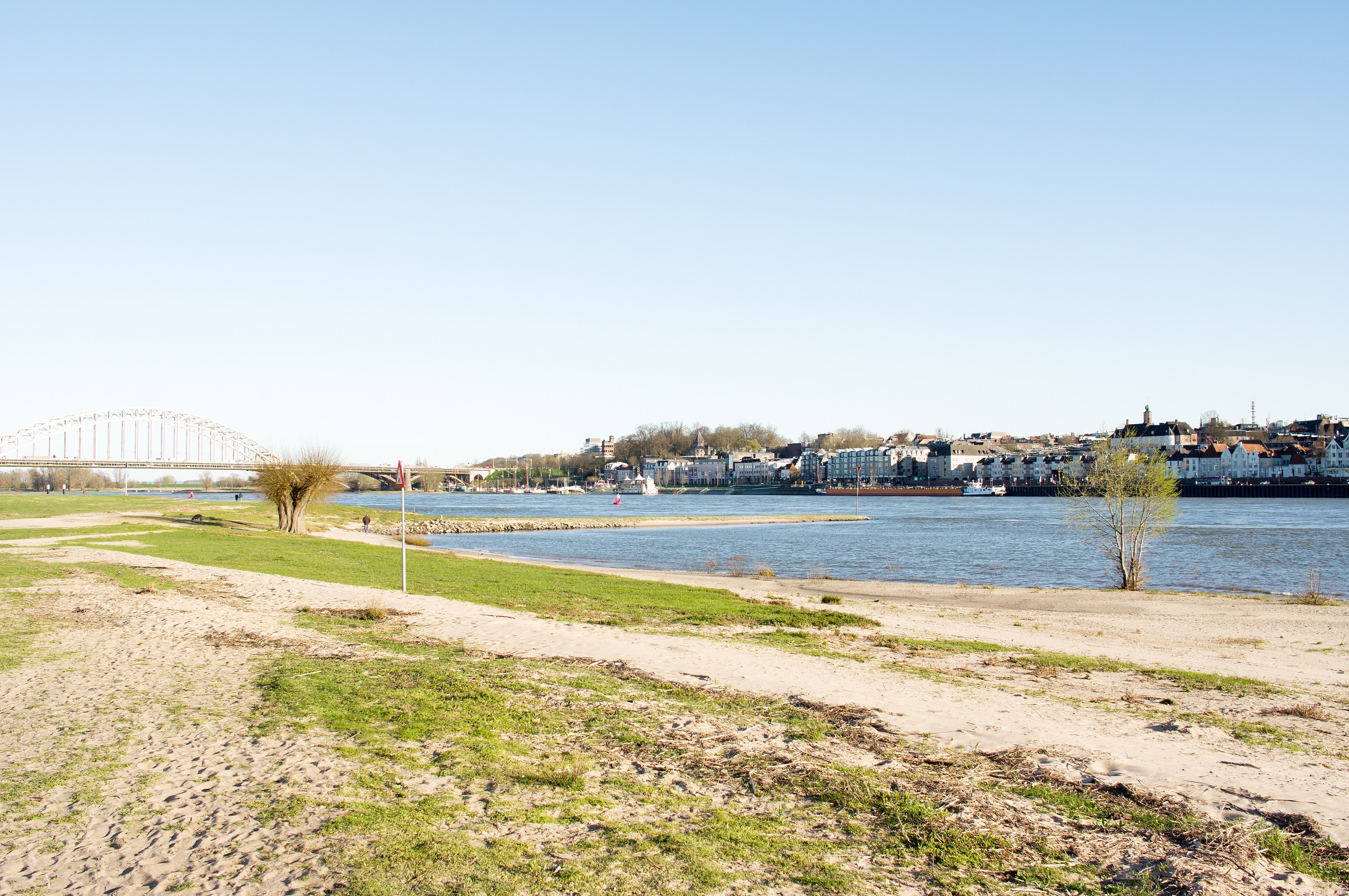 Interior of De Hemel tavern with wooden beams