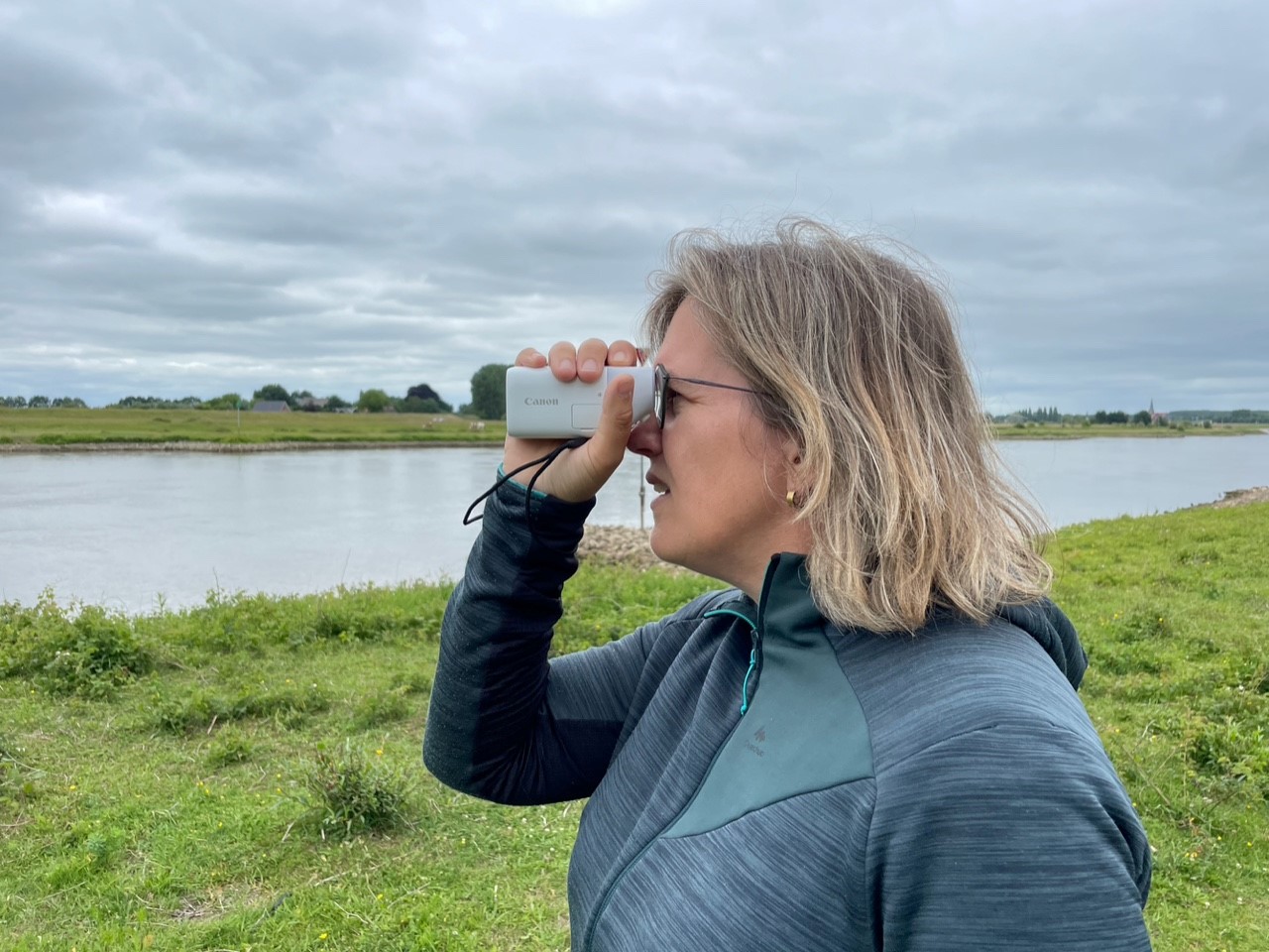 Fieke met de Canon PowerShot ZOOM