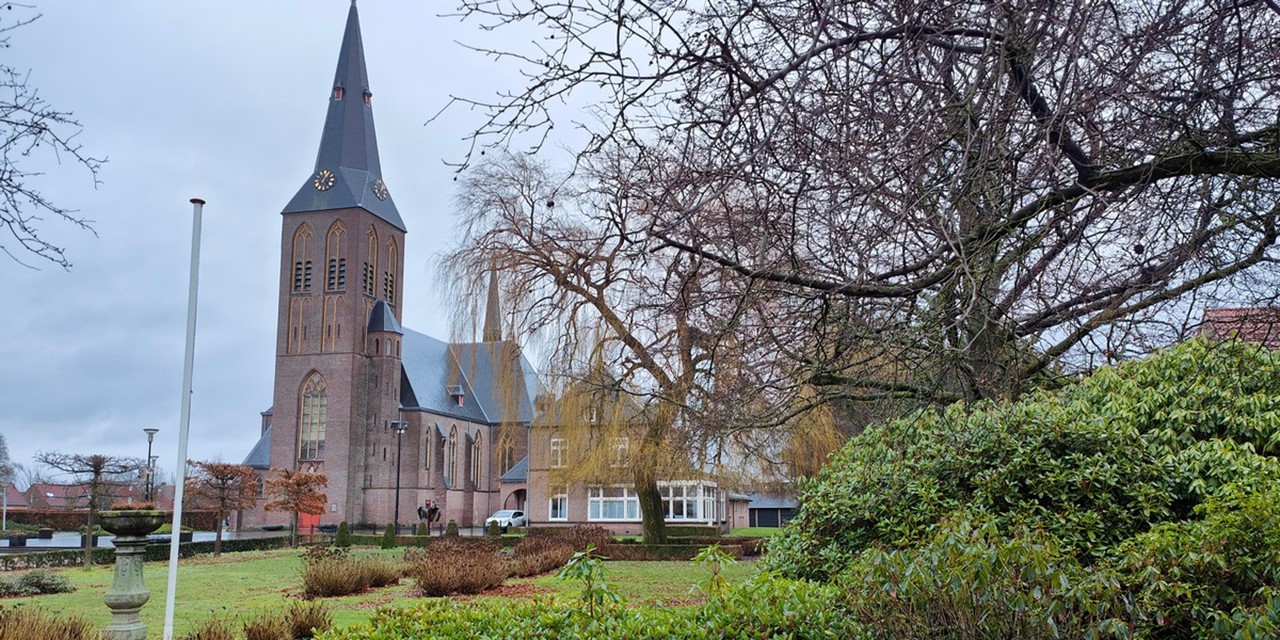 afbeelding van de kerk in Deurningen.