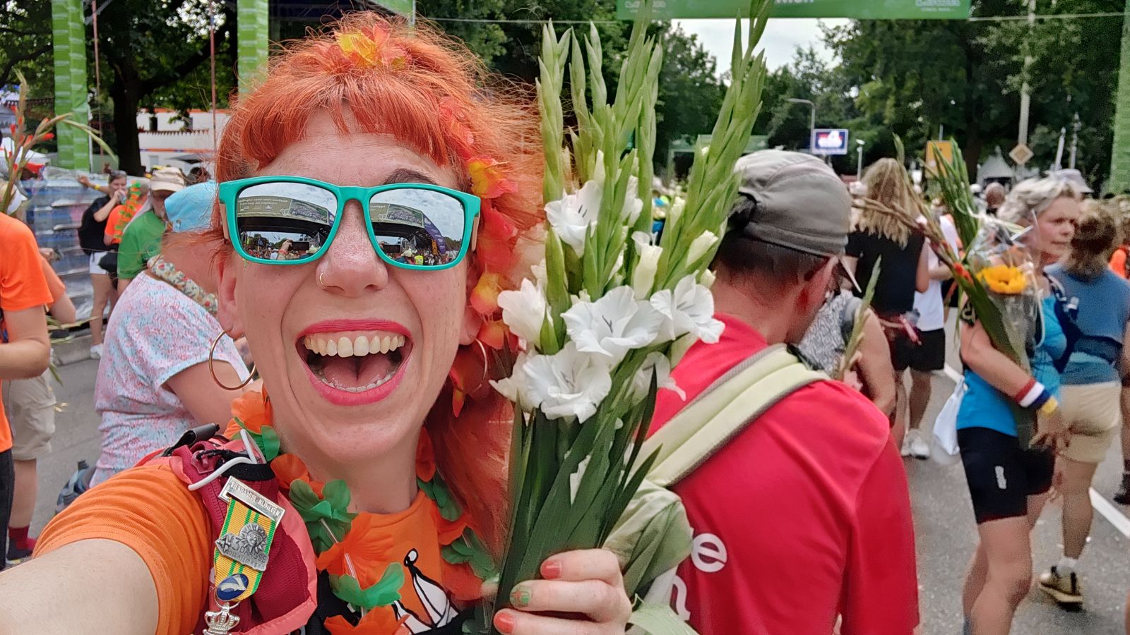 Sanne wandelt lang(e afstanden) met…; Sanne op de Via Gladiola