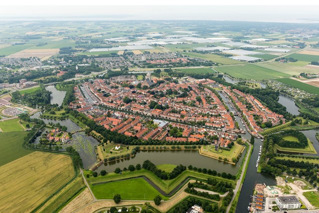 afbeelding van de oude vestingstad Brielle van bovenaf.
