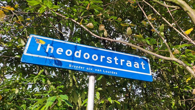 Wandelroute Broederpad Dongen: in het spoor van de broeders; straatnaambordje