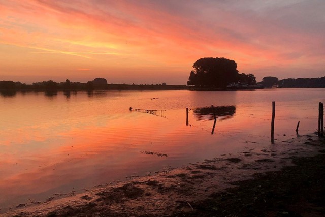 Wandelen In De Vroege Ochtend Dit Zijn De Voordelen Prachtige Zonsopkomst