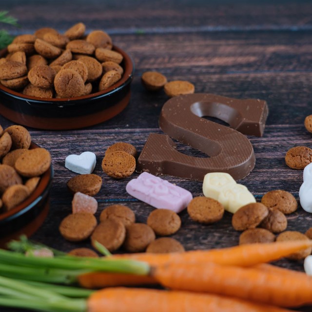 Sinterklaas wandeltochten: pepernoten, chocoladeletter, wortels