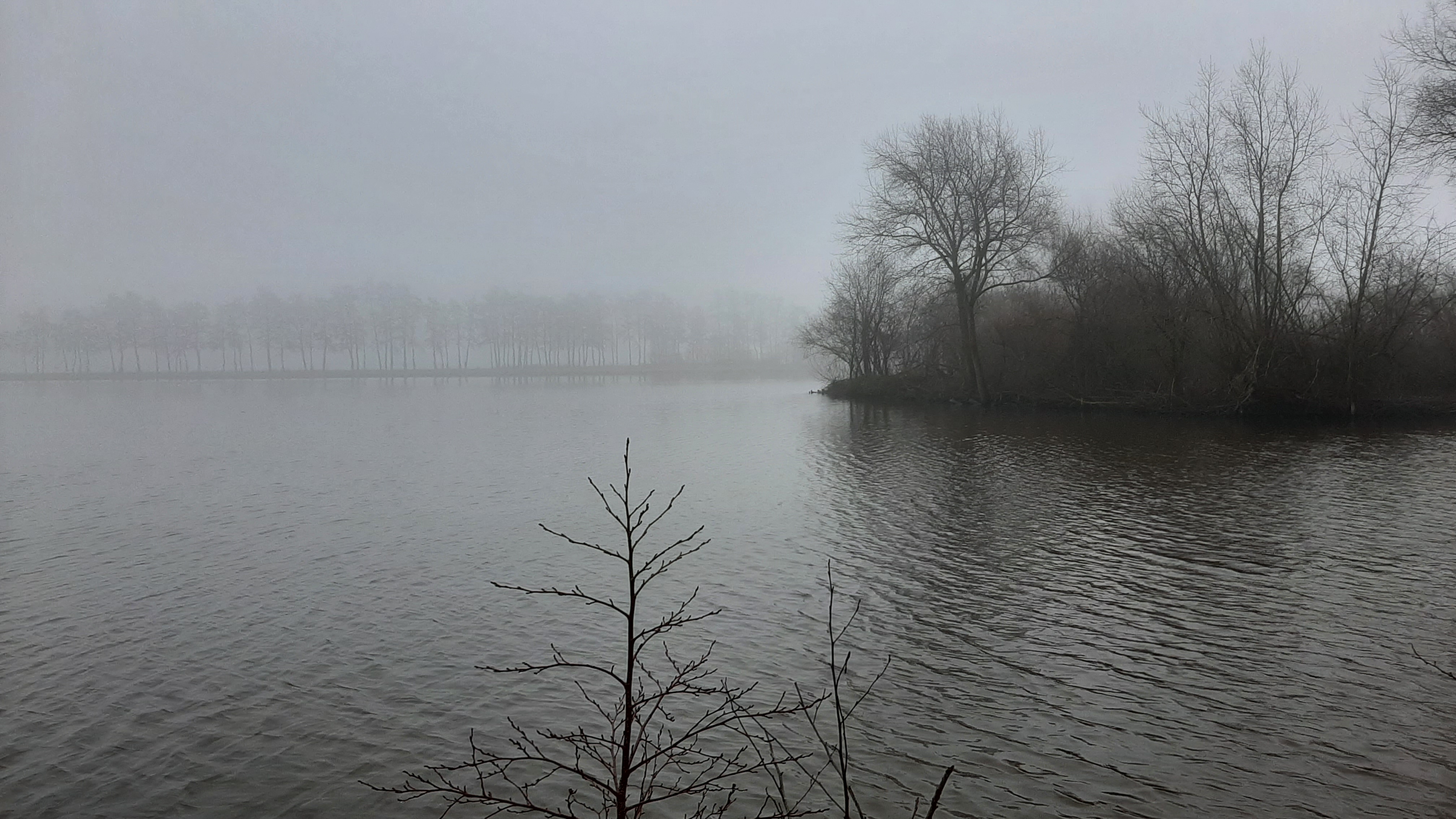 Uitzicht over het water bij Giessenburg 