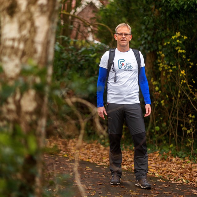 afbeelding van Remko Wemmenhove tijdens een wandeling.