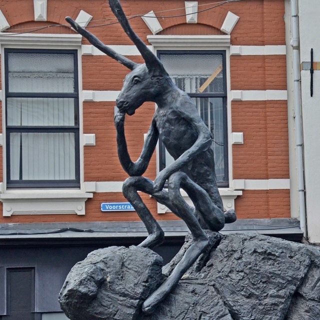 afbeelding van een kunstwerk in Utrecht.