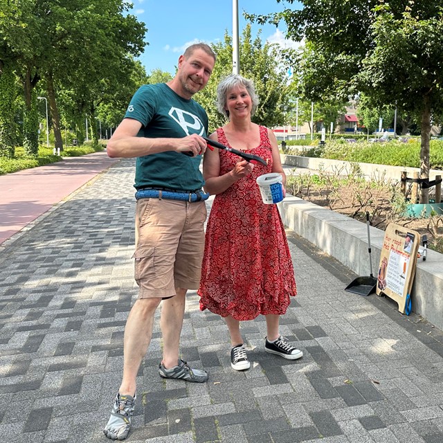 Plandelman Anton Damen en Het Peukenmeisje Bernadette Hakken