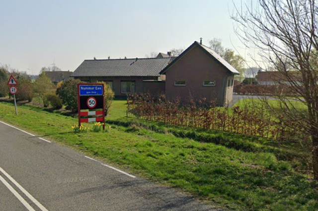 Het plaatsnaambord van Nummer Een.