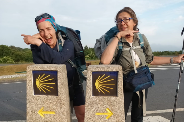 Sanne Wandelt Lang(E Afstanden) Met… Anja Vonk Santiago De Compostella
