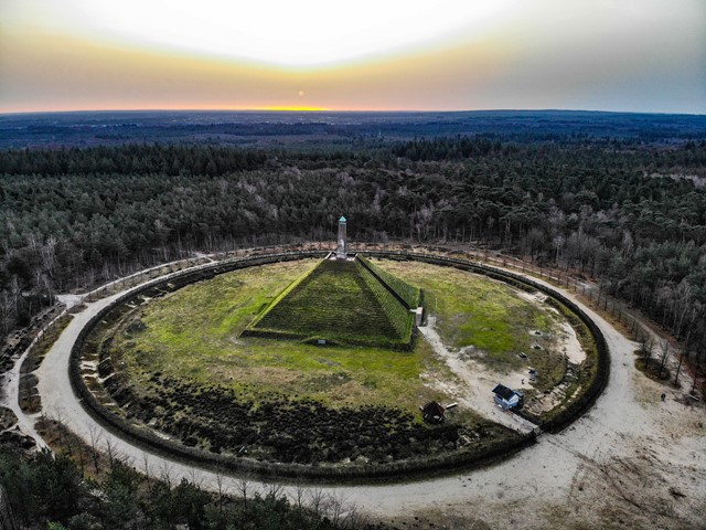 Pyramide Van Austerlitz bovenaanzicht