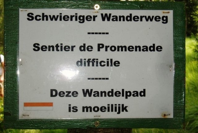 Bordjes En Markeringen Tijdens Het Wandelen Inzending 1