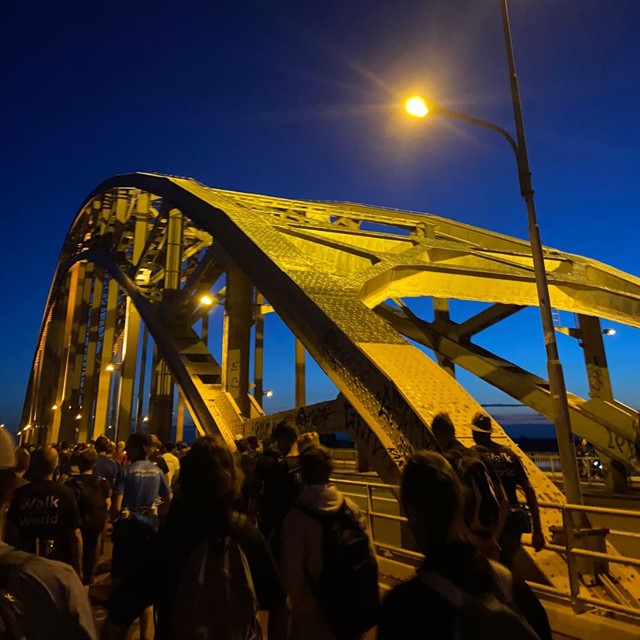 Op weg naar de Via Gladiola: Heeft Jeff de finish gehaald?; Waalbrug