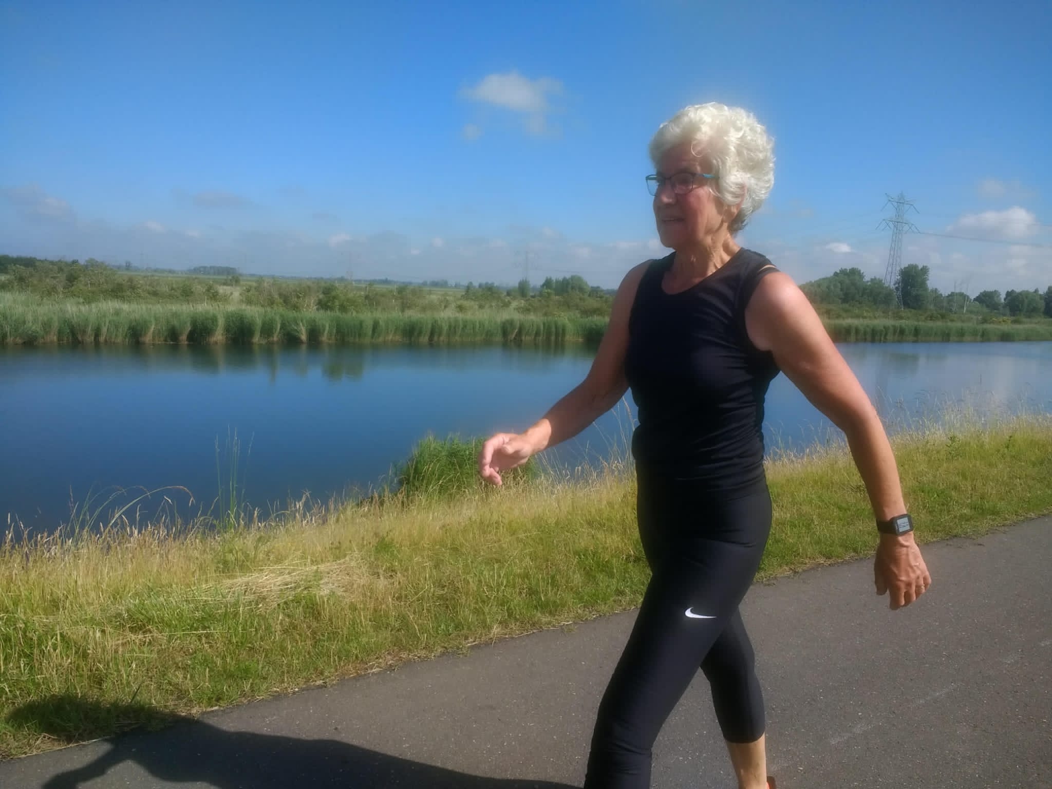 Sanne Wandelt Lang(E Afstanden) Met… Adrie Romijn Trainen In De Biesbosch